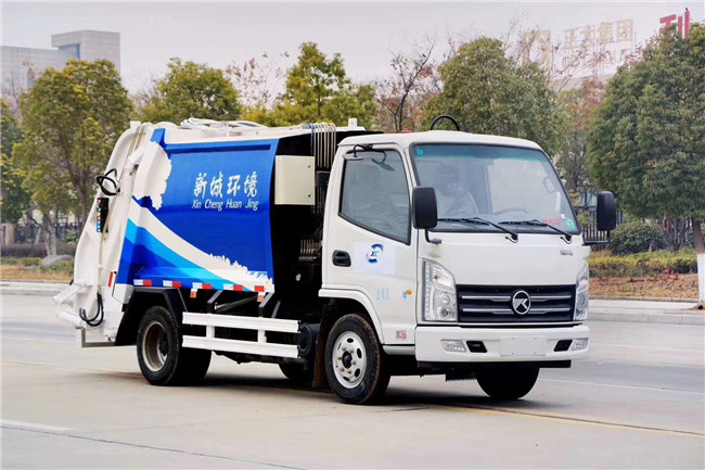 凱馬藍牌4方壓縮垃圾車-不超重壓縮